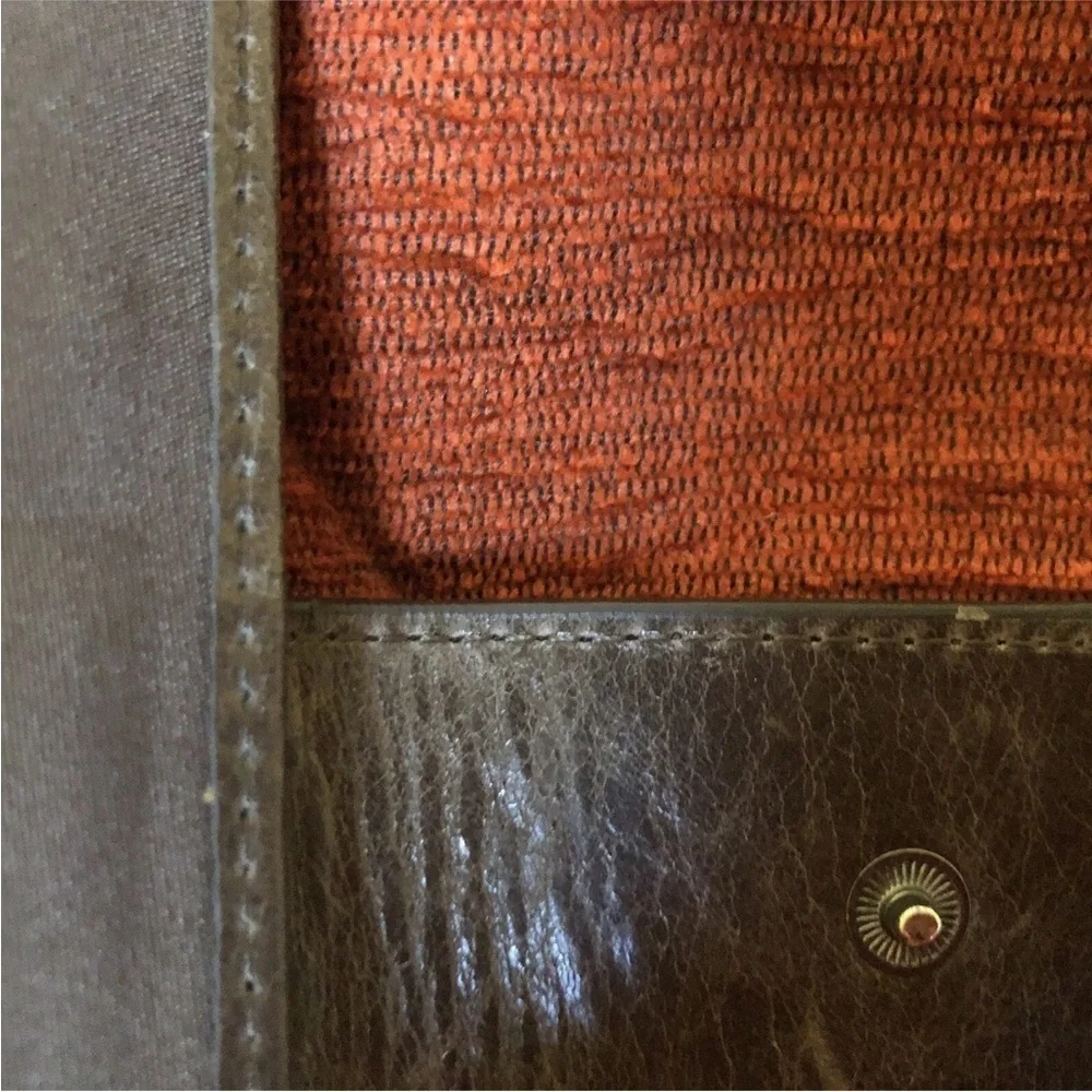 Helen Welsh Wallet Bifold Gray Leather Snap Closure 4